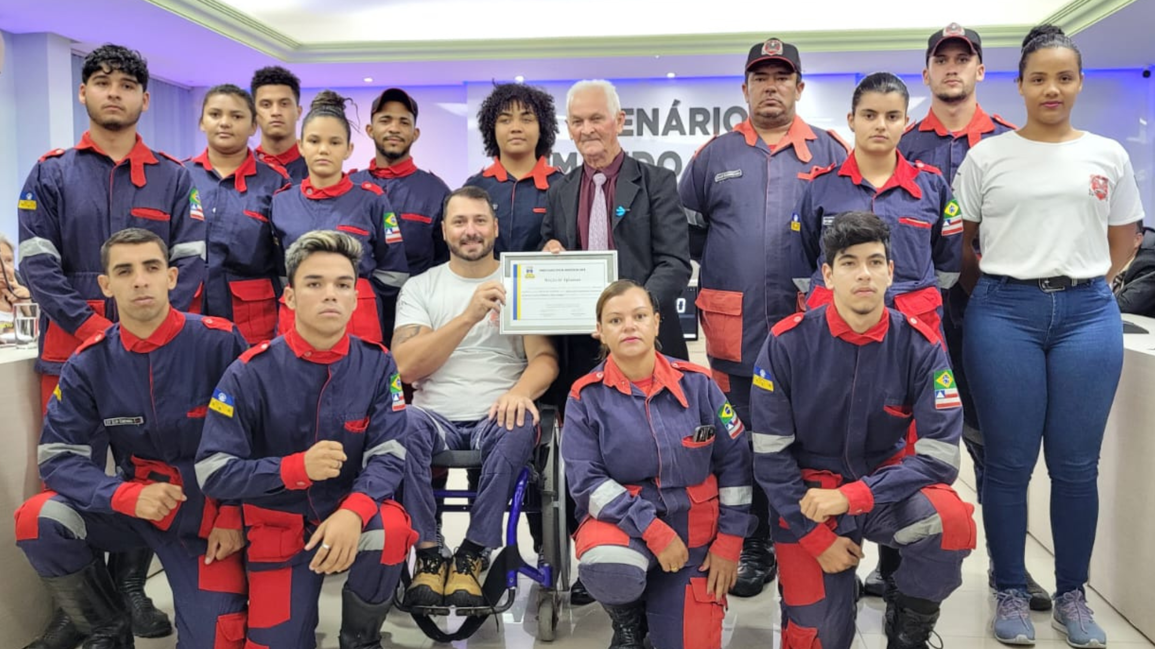 Brigada Voluntária Águia Resgate recebe placa de Moção de Aplausos 